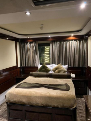 الباخرة ريفر بوت river boat